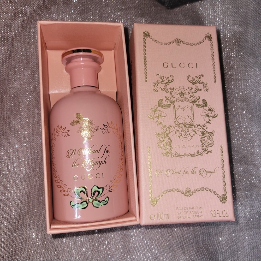 Gucci pink BoX with  Gold Floral Accents - Picture 3 of 7